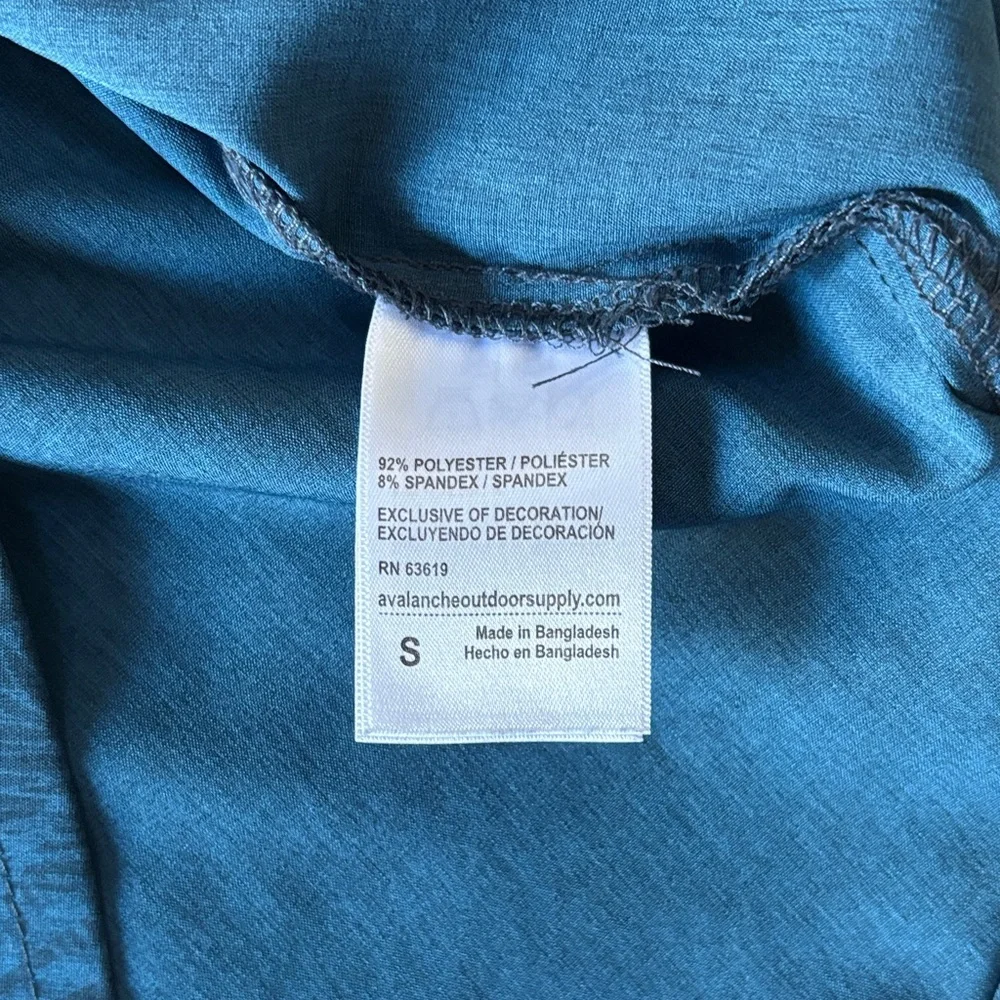 Avalanche Outdoor Supply Co Teal Palm Patterned Short Sleeve Shirt - Picture 6 of 8